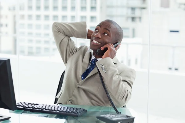 Office worker on the phone — Stock Photo, Image