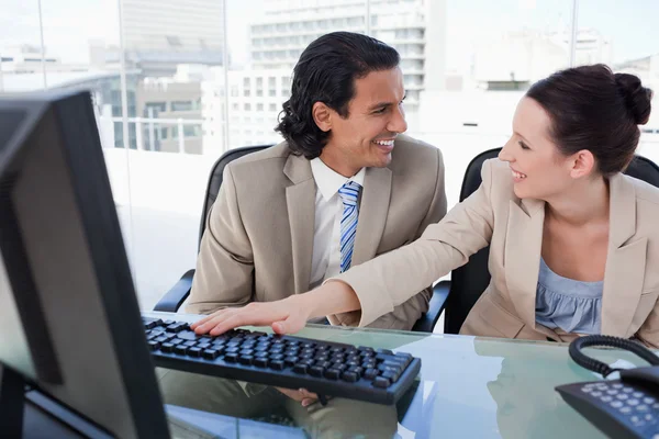 Business team using a tablet computer — Stock Photo, Image