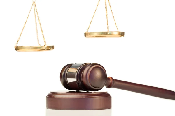 Fixed gavel and golden scale of justice — Stock Photo, Image