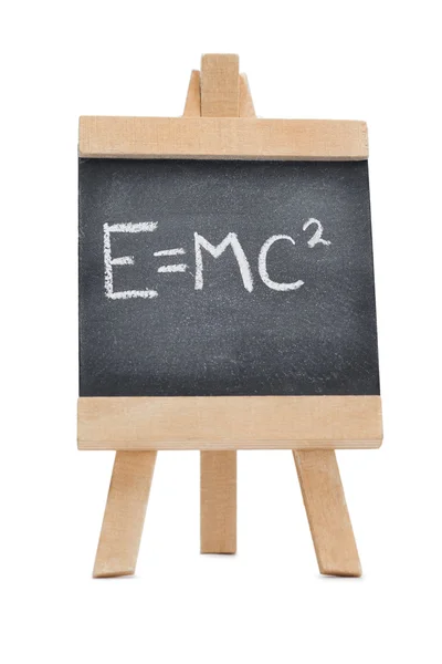 Krijtbord met een wetenschappelijke formule geschreven op het — Stockfoto