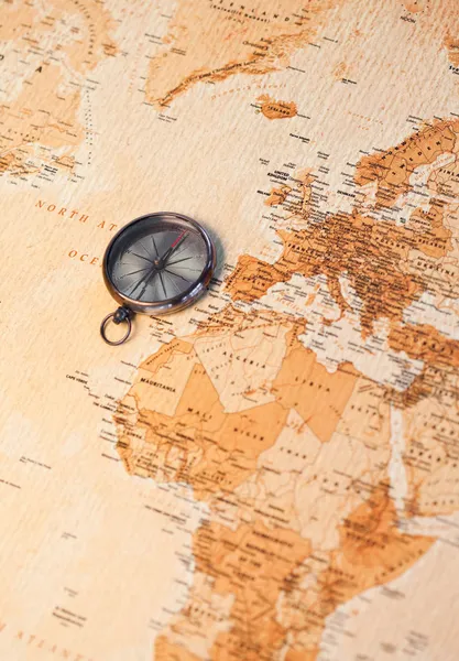 Mapa świata z kompasem, Afryki i Europy — Zdjęcie stockowe