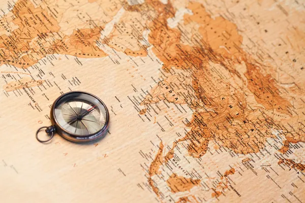 Карта світу з компас показує Африки і Азії — стокове фото