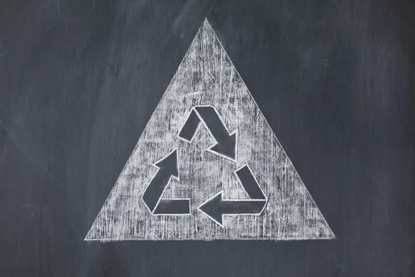 Recycle symbol on a white background on a blackboard — Stock Photo, Image