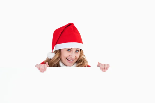 Sorrindo loira de cabelos loiros mulher vestida de Papai Noel — Fotografia de Stock