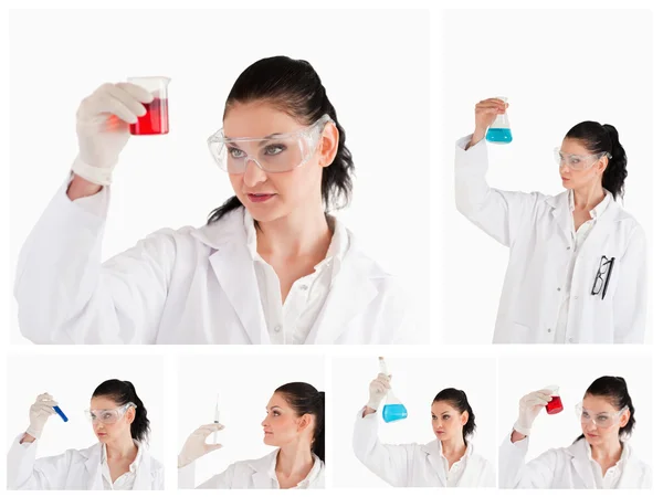 Колаж жінки-вченого, який дивиться на червону пробірку і б — стокове фото