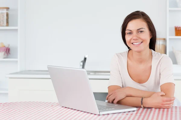 Cute woman with a laptop — Stock Photo, Image
