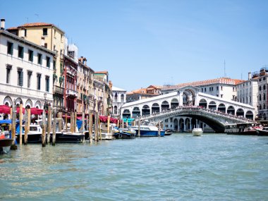 Venedik'in büyük kanal. Rialto Köprüsü