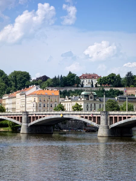 布拉格的桥的视图 — 图库照片