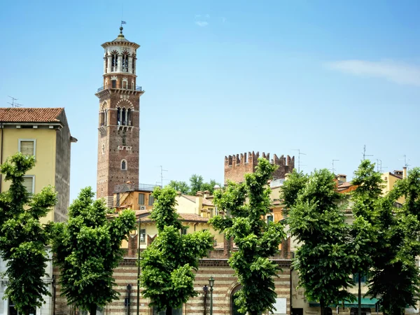 Verona, věž lamberti, Itálie — Stock fotografie