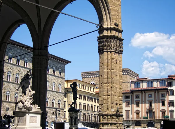 広場のロッジア dei lanzi シニョリーア、フィレンツェ — ストック写真