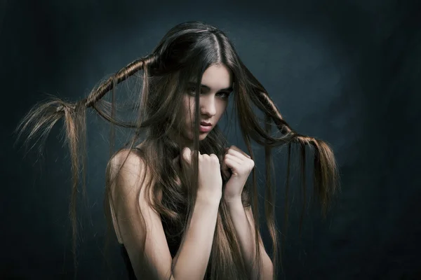 Mükemmel saçlı güzel bir kadın portresi — Stok fotoğraf
