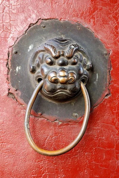 Régi kínai doorknocker — Stock Fotó