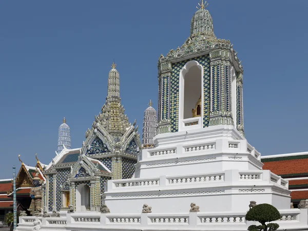 Pagodas en el Templo del Buda Esmeralda —  Fotos de Stock