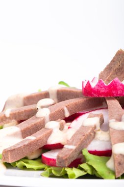 Dana dil ile taze salata