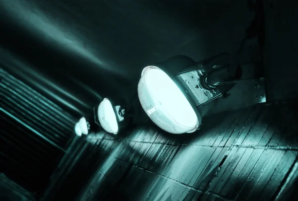 Анотація підземних лампи — стокове фото