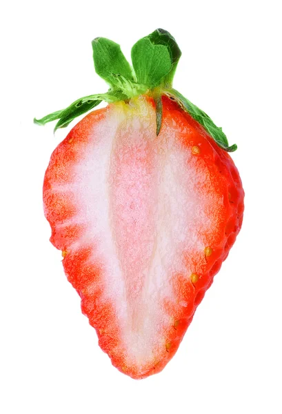 Separuh strawberry terisolasi — Stok Foto