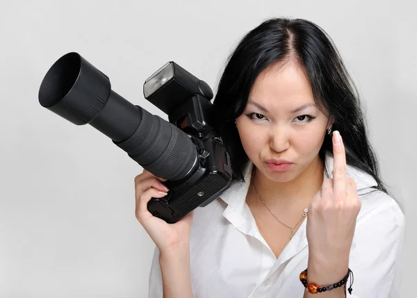 Mujer asiática con cámara fotográfica —  Fotos de Stock