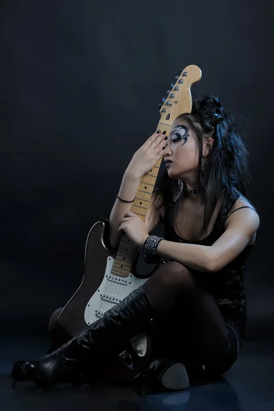 Woman rock with guitar — Stock Photo, Image