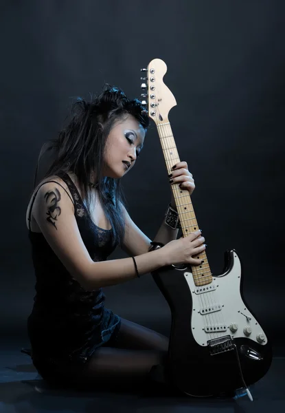 Woman rock with guitar — Stock Photo, Image
