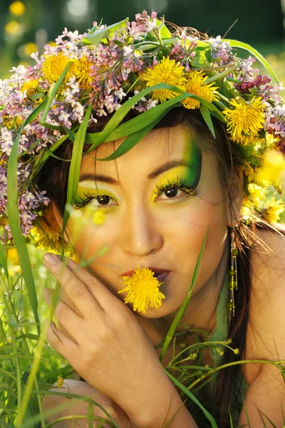 stock image Asian woman with chaplet