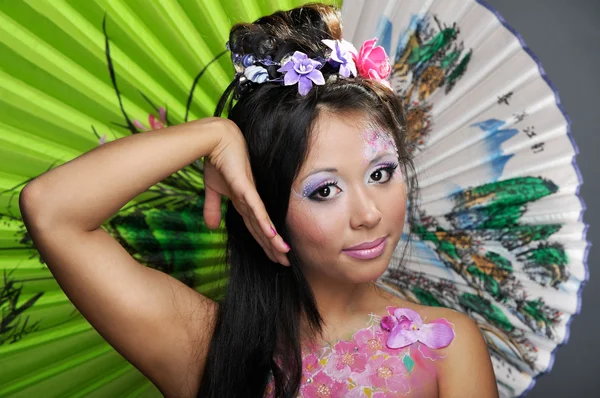 Közeli kép: Ázsiai lány portréja — Stock Fotó