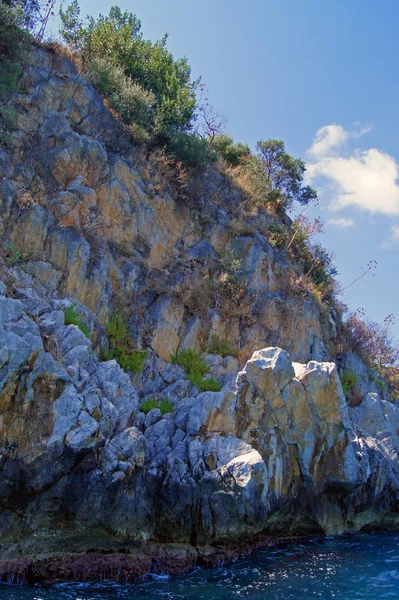 Kalliot yli meren — kuvapankkivalokuva