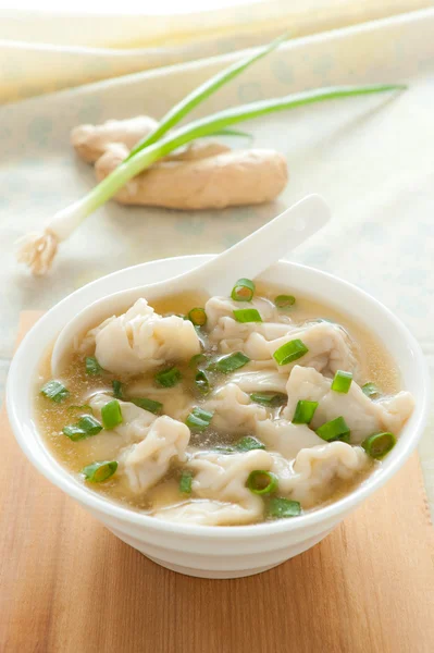 Zupa wonton Azji — Zdjęcie stockowe