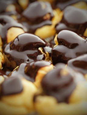 tatlı profiterol tatlısı