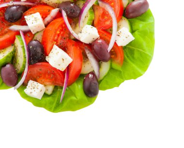 Yunan salatası üzerine beyaz izole