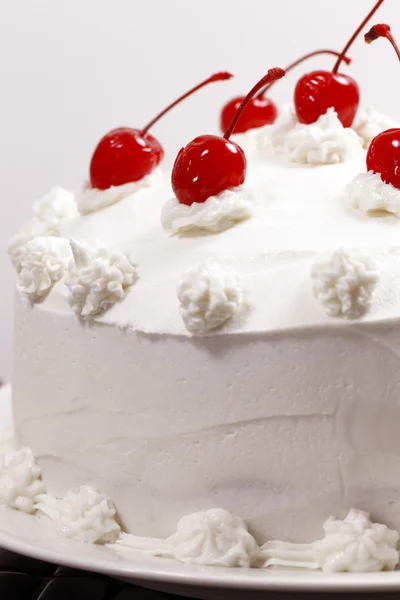 Vanilla and cherry cake — Stock Photo, Image