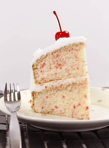 Vanilla cherry cake portion — Stock Photo, Image