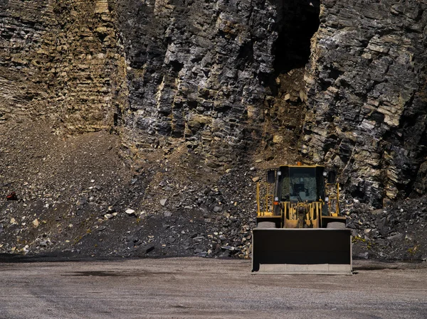 Машини в шахті — стокове фото
