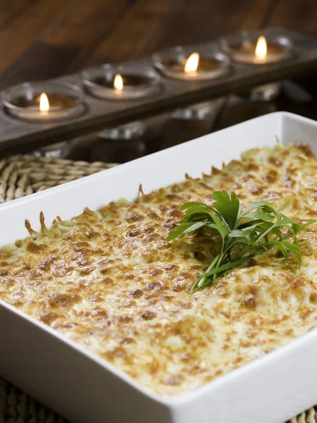 Lasagne-Romantik mit wenig Licht — Stockfoto