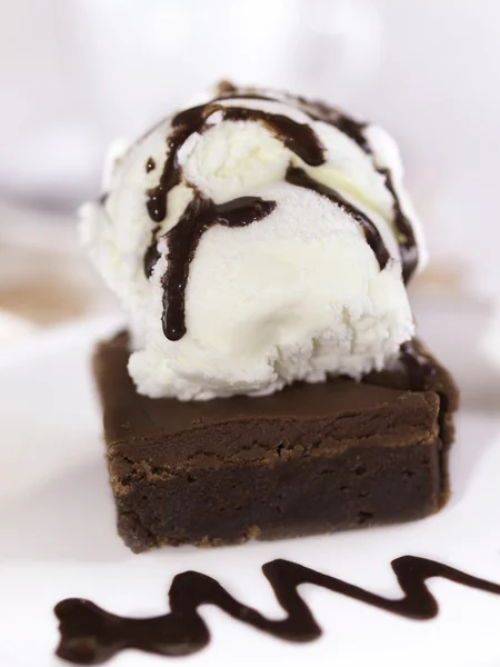 Brownie and ice cream — Stock Photo, Image