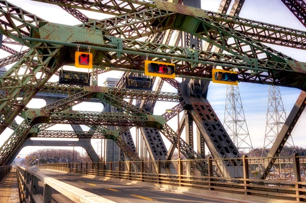 Widok na most wspornikowe — Zdjęcie stockowe
