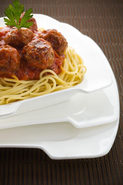 Bolognese spagetti med kjøttbolle – stockfoto