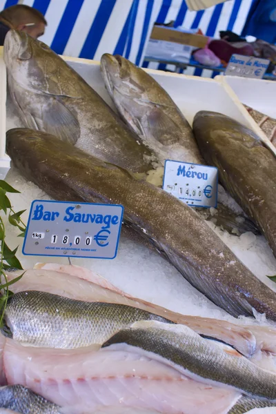 Fresh fish market marché aux poisson paris 2 Stok Resim