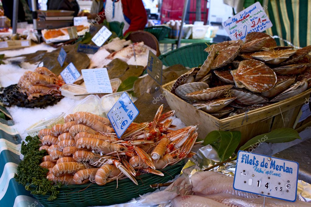 Fresh fish market marché aux poisson paris 8 — Stock Photo ...