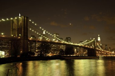 Brooklyn Köprüsü'nün twilight tarafından