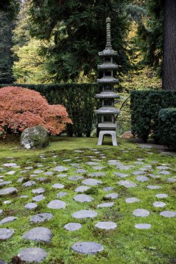 Japon bahçe türbe