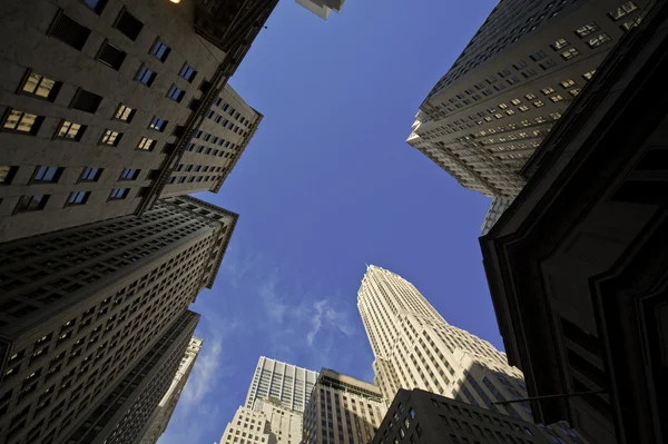 Upwards view of skyscrapers — Stock Photo, Image