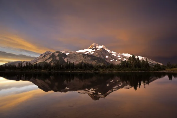 Mt. Jefferson sunrise — Stock Photo, Image