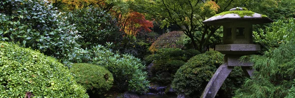 Ναός στην ιαπωνικό κήπο — Φωτογραφία Αρχείου