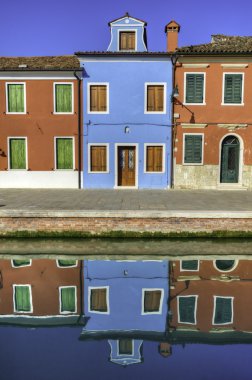 renkli burano İtalya canal yansımalar