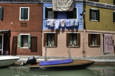 burano İtalya renkli evleri