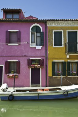 burano İtalya renkli evleri