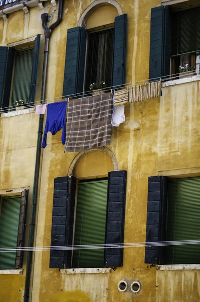 Edifício de apartamento laranja, Veneza — Fotografia de Stock