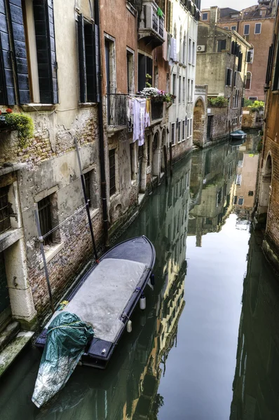 Kanał i starych budynków, Wenecja, Włochy — Zdjęcie stockowe