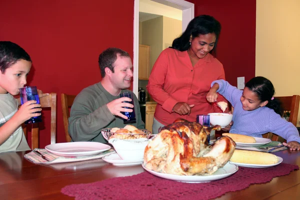 Thanksgiving familjemiddag — Stockfoto