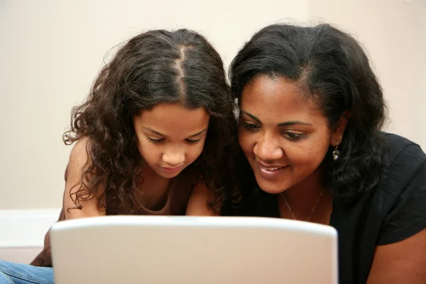 Op de computer — Stockfoto